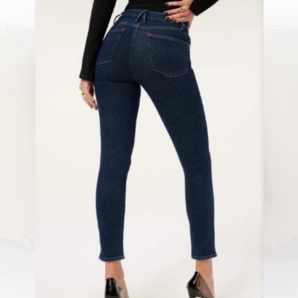 GOOD AMERICAN Good Legs Crop Jean in Blue 787 Size 6 / 28 Dark Wash. - Picture 2 of 7